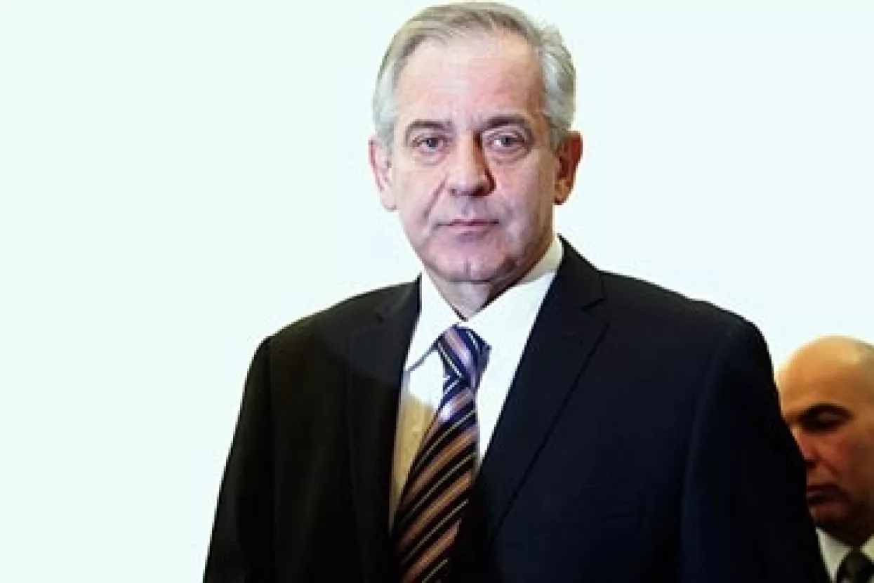 Suđenje Sanaderu odgodila dojava o bombi