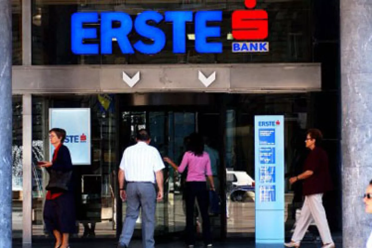 Erste planira otkaze u Mađarskoj, ne odustaje od istočne Europe