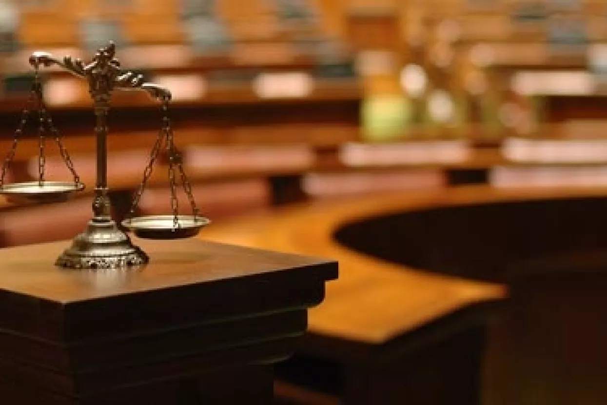 Ustavni sud i tajne sudačke trojke brane upitne naplate poreza