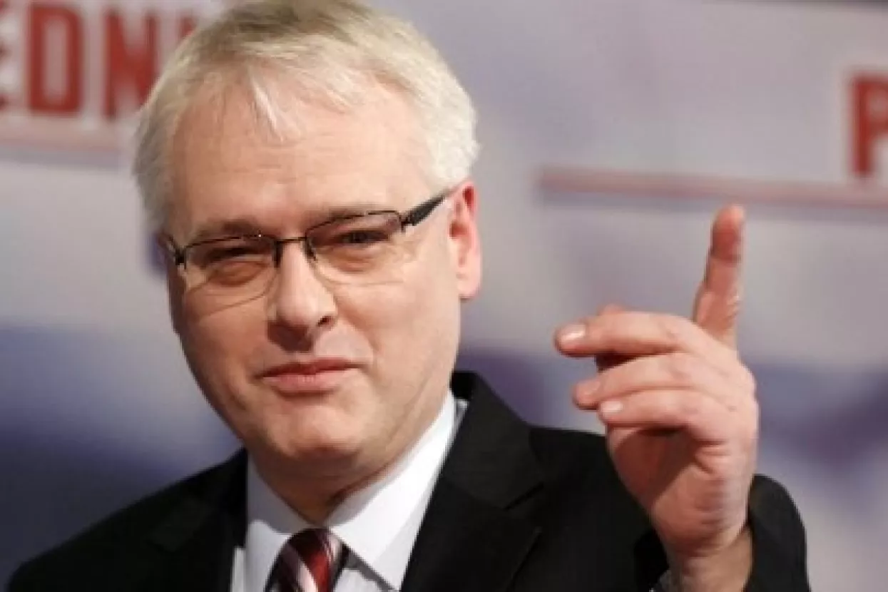 Josipović: Telekomi moraju plaćati javnu infrastrukturu