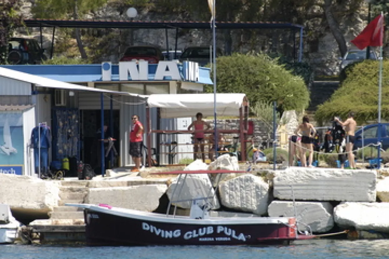 Ina mora iseliti iz pulske marine Veruda