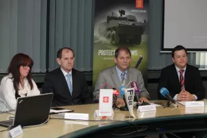Đuro Đaković dijeli stipendije i posao