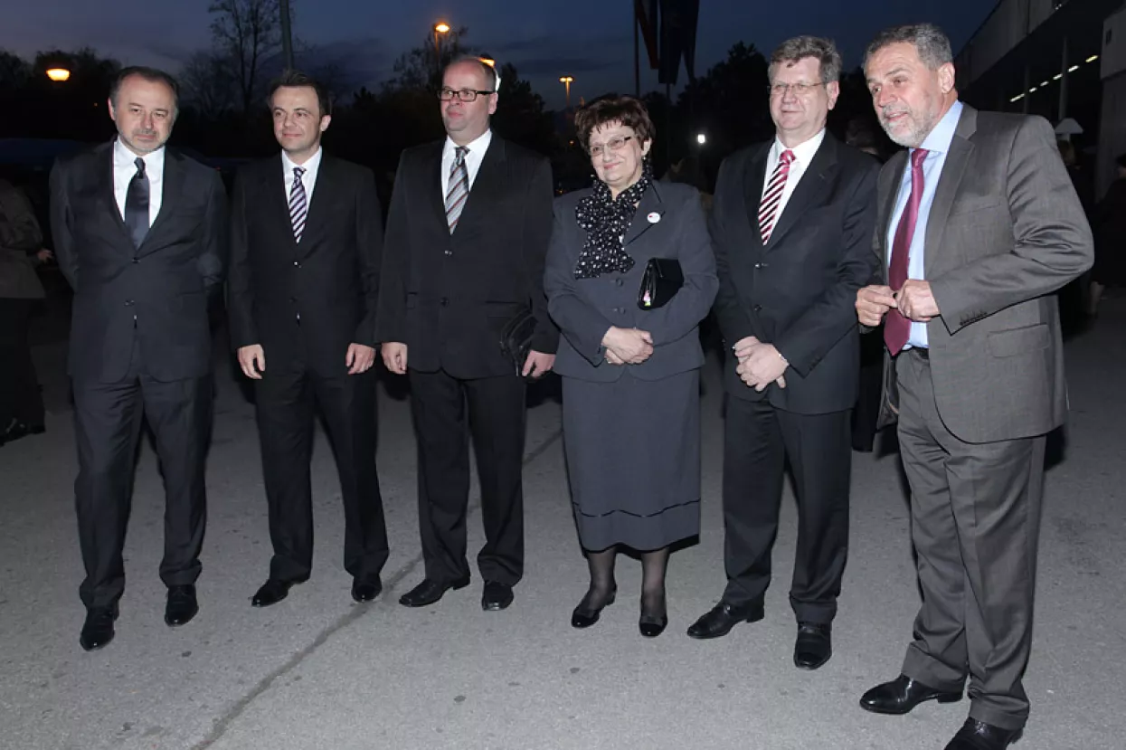 FOTO: Politička elita na koncertu za Anu Rukavinu