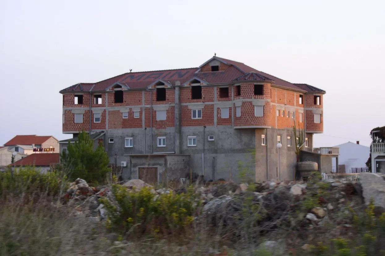 Izmjenama Zakona jo&scaron; se vi&scaron;e potiče bespravno graditeljstvo