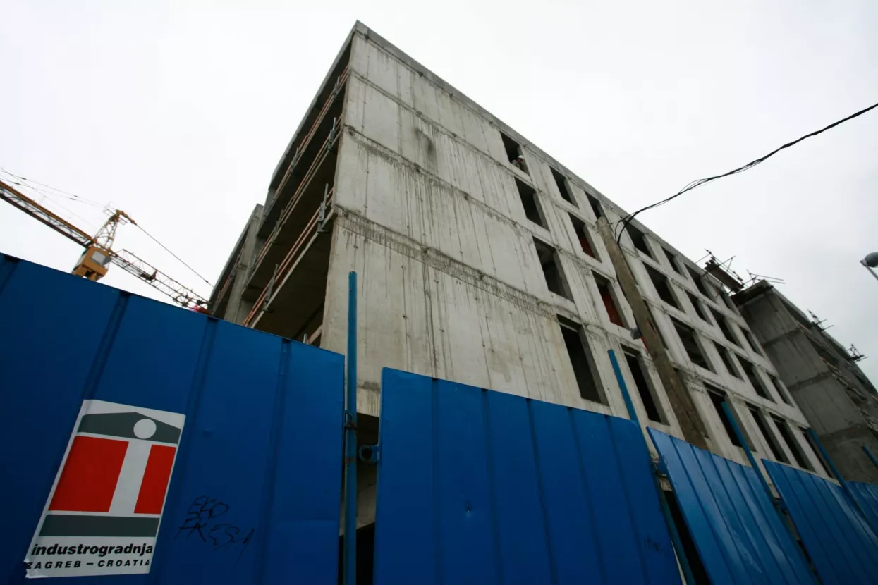 Industrogradnja će prodavati imovinu radi 'krpanja' kredita