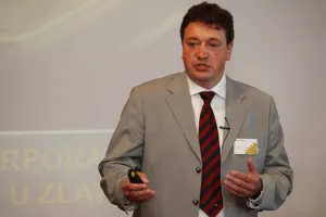 Rezerve likvidnosti uložiti u plemenite kovine