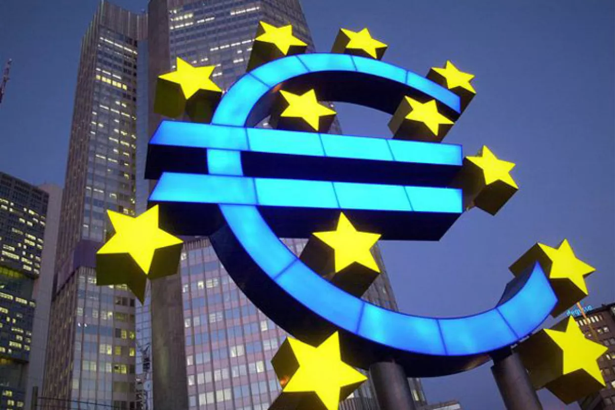 ECB dignuo ruke od grčkih banaka