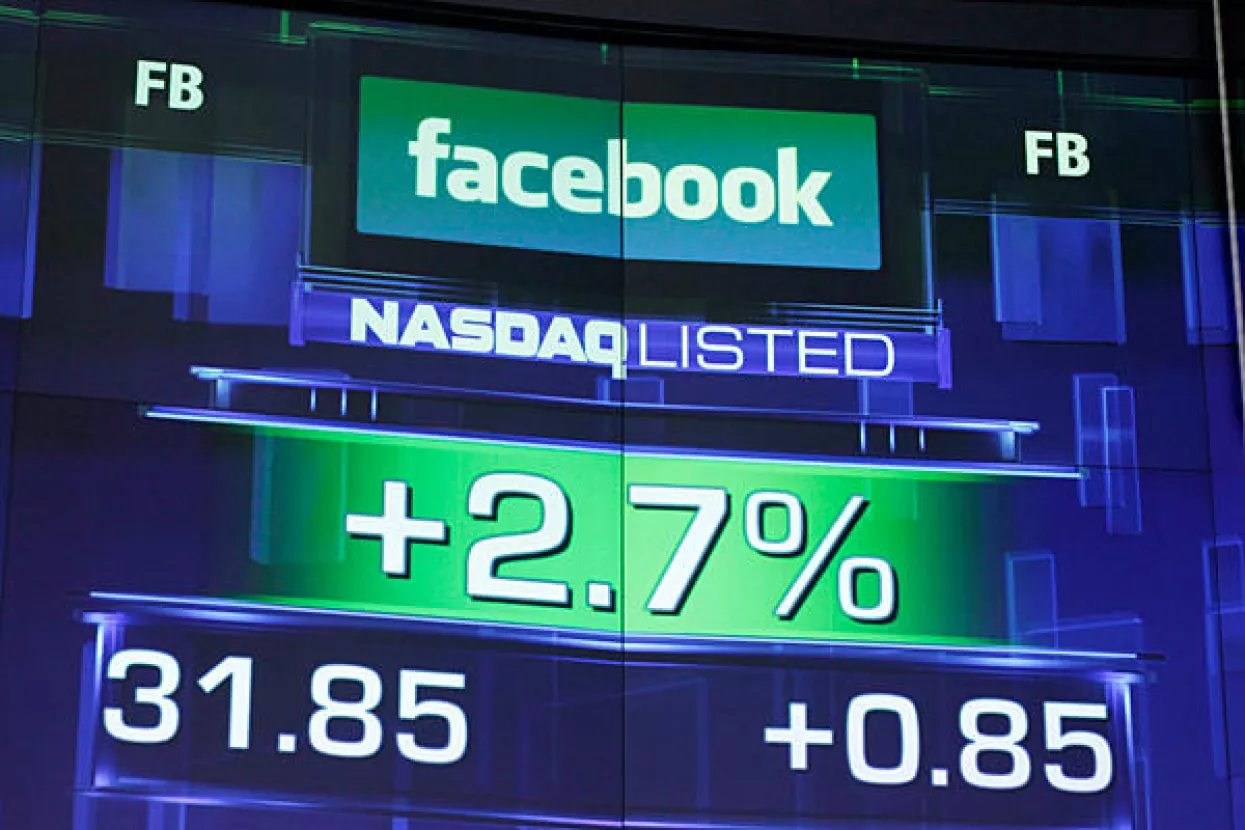 Facebook - kula od karata