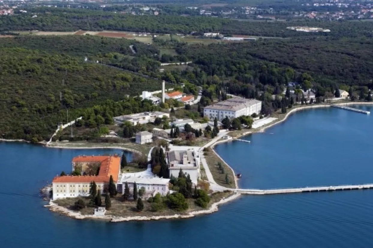 Ministrica kulture dala Monumente na razmatranje