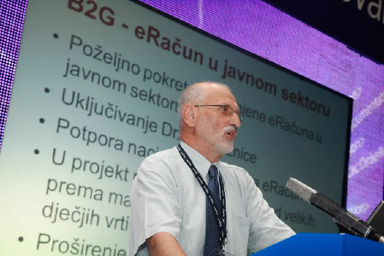 S e-poslovanjem kasnimo najmanje pet godina