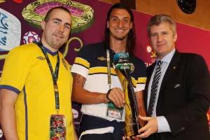&Scaron;uker uručio pokal Ibrahimoviću