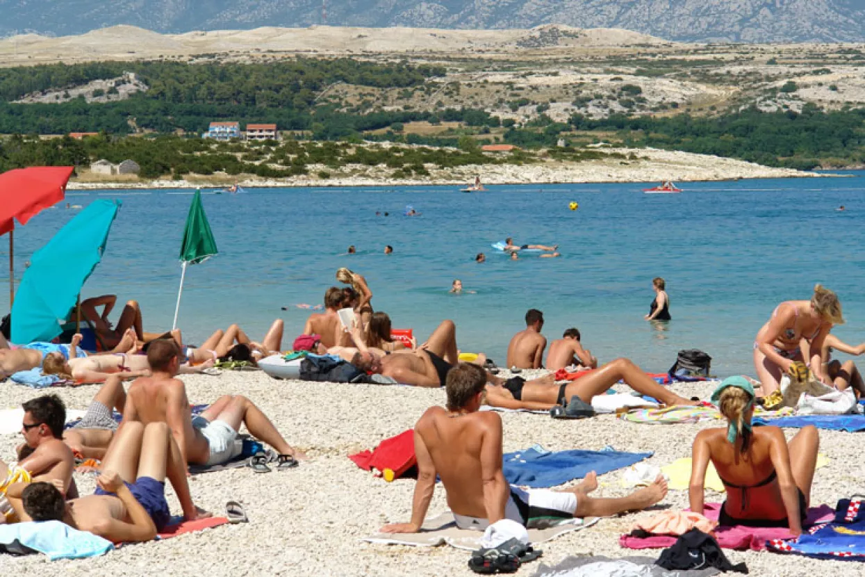 U prva četiri mjeseca prihodi u turizmu rasli 5 posto
