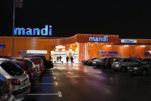Zakupci pred zidom, najmodavci bez sluha