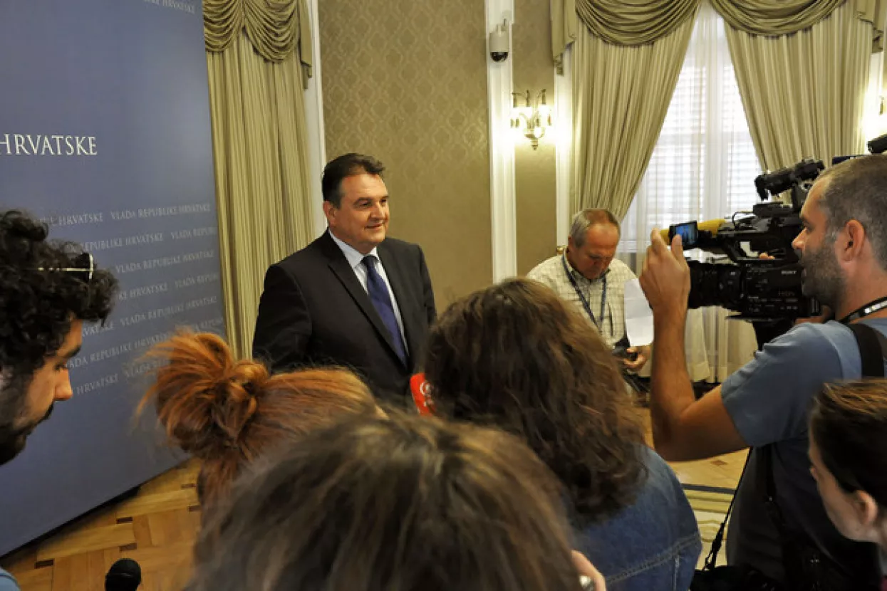 'Je li nesposobnost uprave ili kriminal doveo RIZ u ovo stanje?'