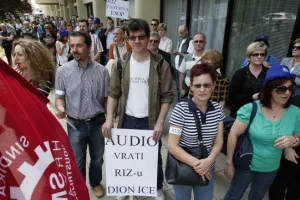 'Otvorite prozore gospodo u Vladi!'