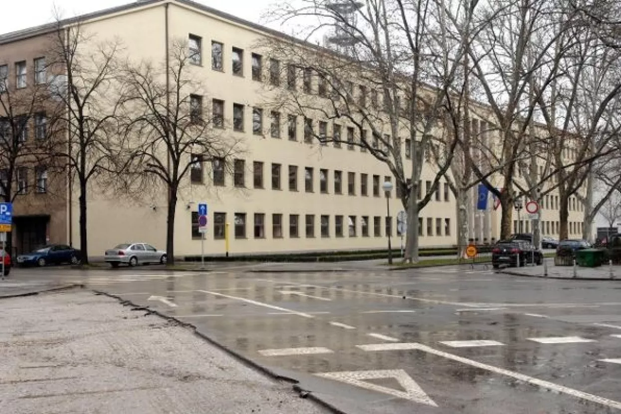 MORH bez natječaja potro&scaron;io 500 milijuna kuna