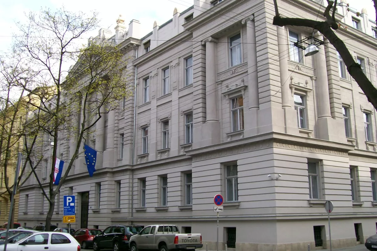 U Ministarstvu financija imaju 2097 slobodnih radnih mjesta