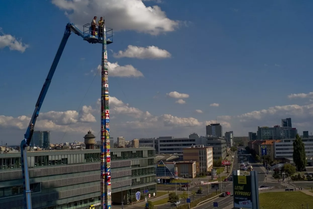 Najvi&scaron;i Lego toranj na svijetu niknuo u Pragu