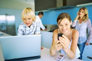 Nema krize u mobilnoj telefoniji - više se priča, a i šalje poruka