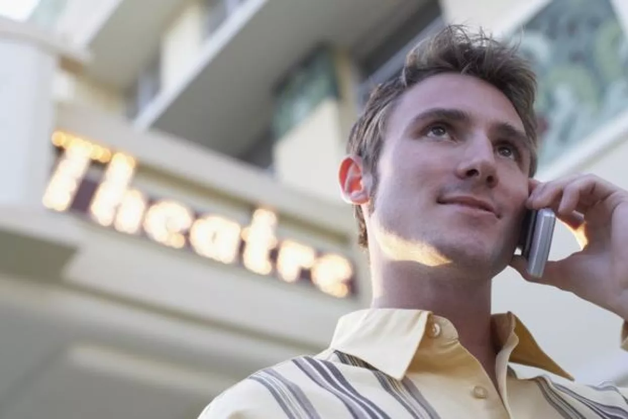 Udarite mobitel i uti&scaron;ajte ga