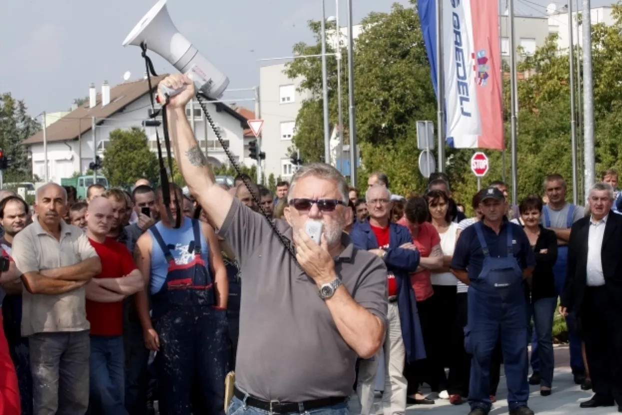 Radnici Gredelja mar&scaron;iraju na Markov trg