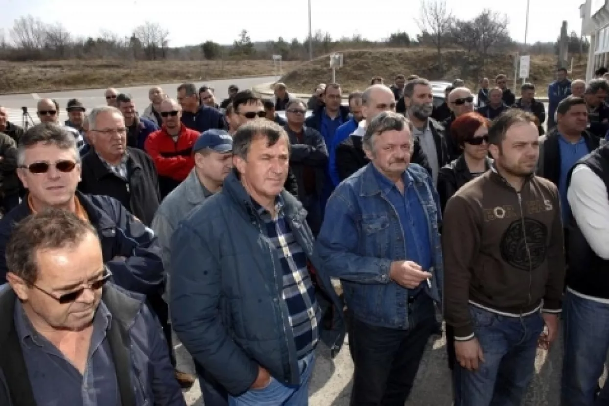 Radnici  Dina Petrokemije vraćaju se na posao