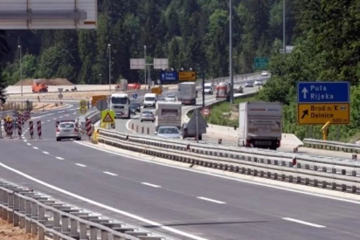 ARZ radnike progla&scaron;ava vi&scaron;kom, a na natječaju traži nove