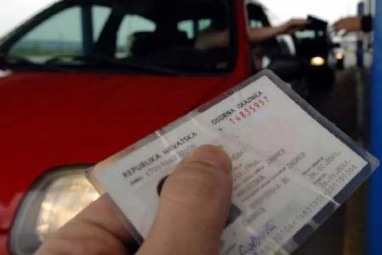 Sa starim osobnim iskaznicama neće se moći u EU