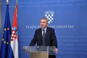 Predlaže se odgoda isplate otpremnina MUP-u