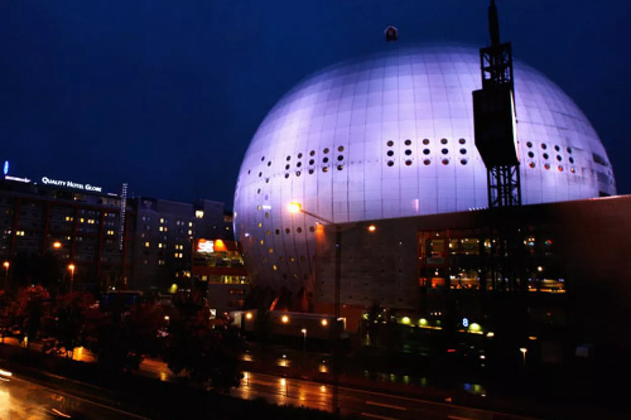 Ericsson nastavlja s rezanjem tro&scaron;kova