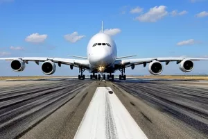 Emirates traži kabinsko osoblje, nude visoku plaću i život u Dubaiju