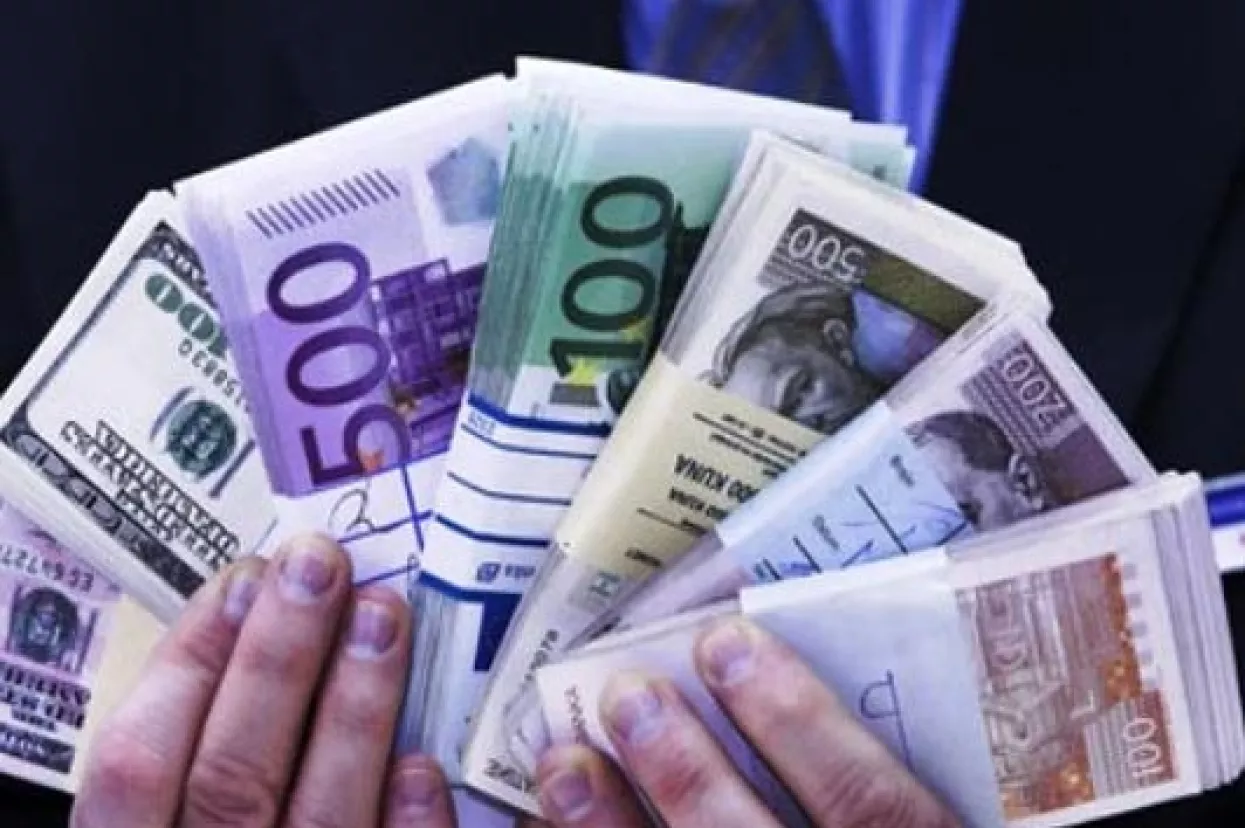 Euro na novoj najnižoj razini