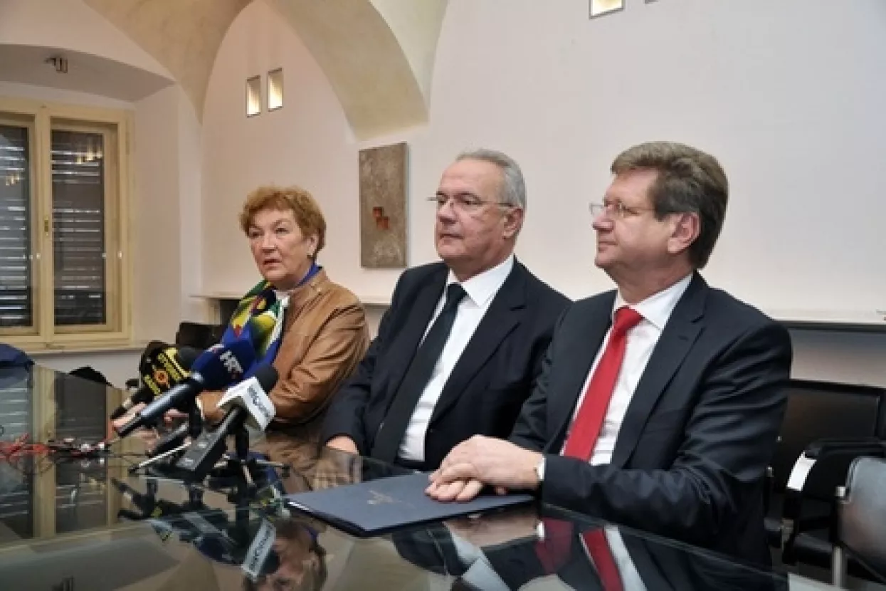 Predstavnici četiriju sindikata napustili pregovore s Vladom