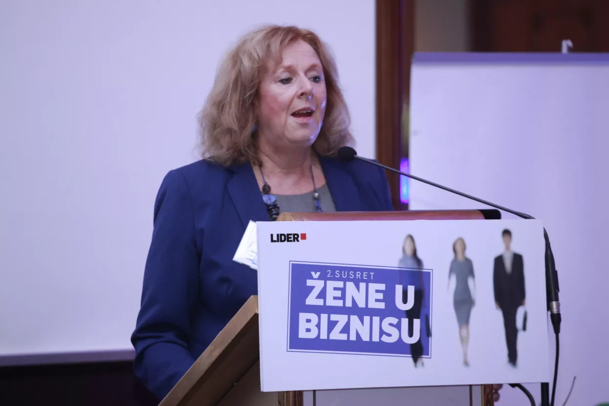 Žene, pomozite kolegicama