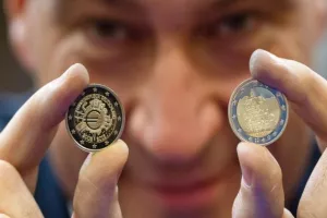 S&P povisio kreditni rejting Grčke