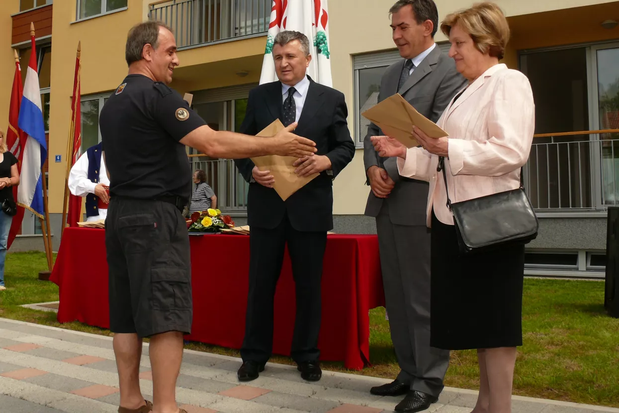 Mikuliću jednomjesečni pritvor, spreman dati ostavku