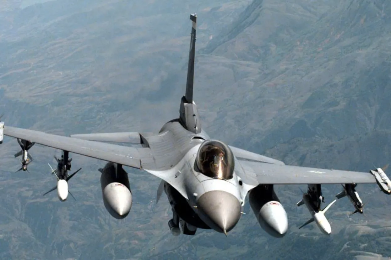 Američki lovac F 16 nestao u Jadranu?