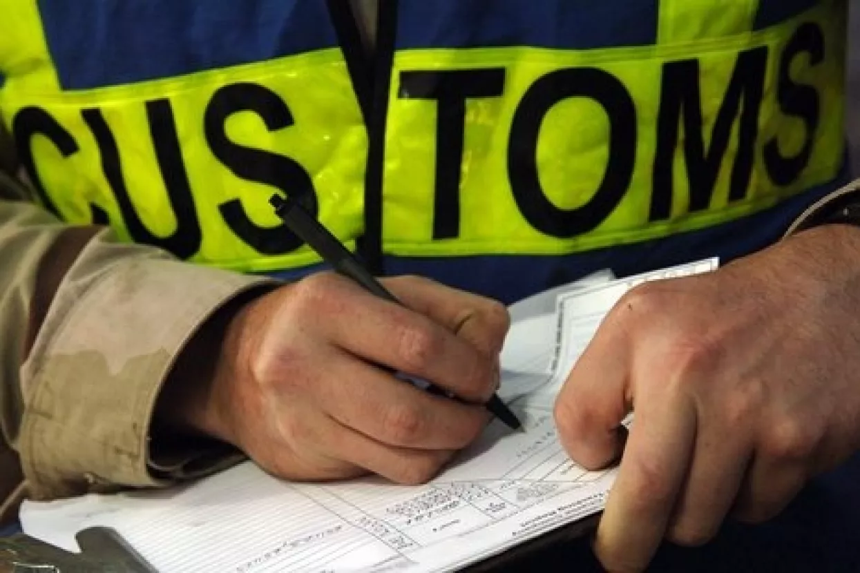Roba dostavljena nakon 1. srpnja na EU carini, bez obzira na datum narudžbe