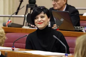 Holy dala ultimatum SDP-u