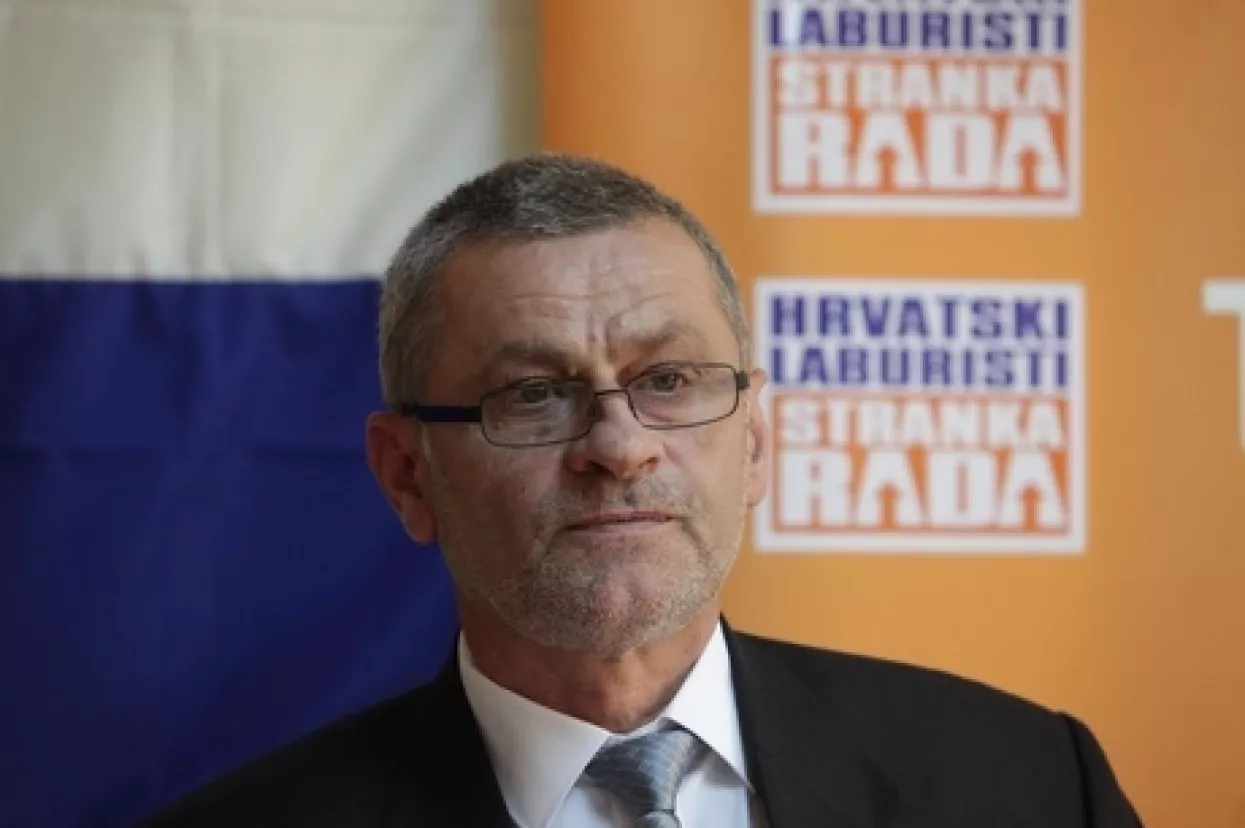 Laburisti bi smanjili plaće dužnosnika 21 posto