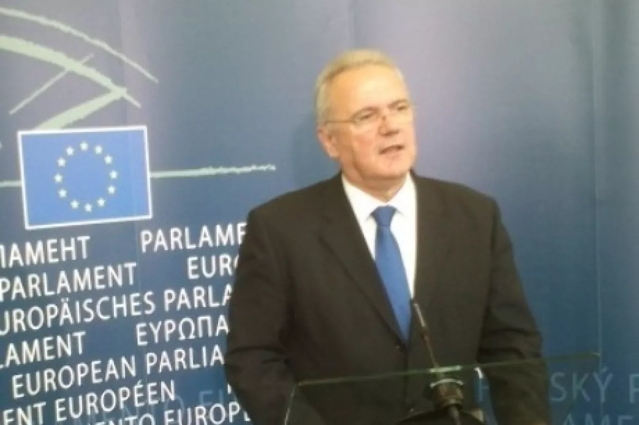 Mimica ozbiljan, ali mora pismeno pojasniti odgovore