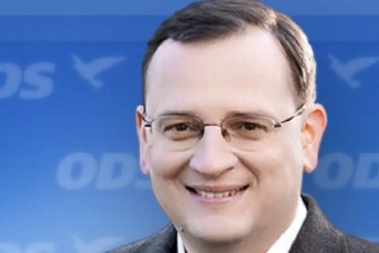 Zbog mita i &scaron;pijuniranja pada če&scaron;ka vlada