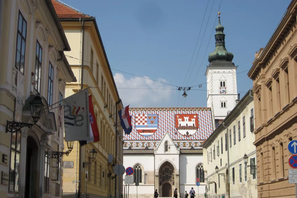 Stižu visoki uzvanici, Josipović, Milanović i Pusić na Markovom trgu