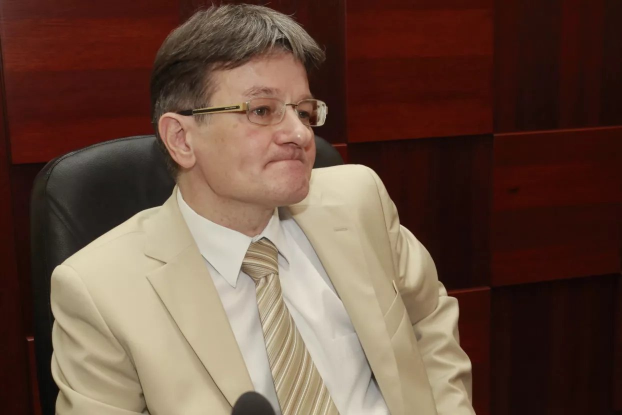 Tko je sudac koji je donio povijesnu presudu protiv banaka?