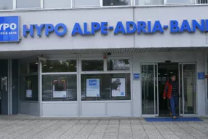 Odluka EK o Hypo Alpe Adria banci najesen