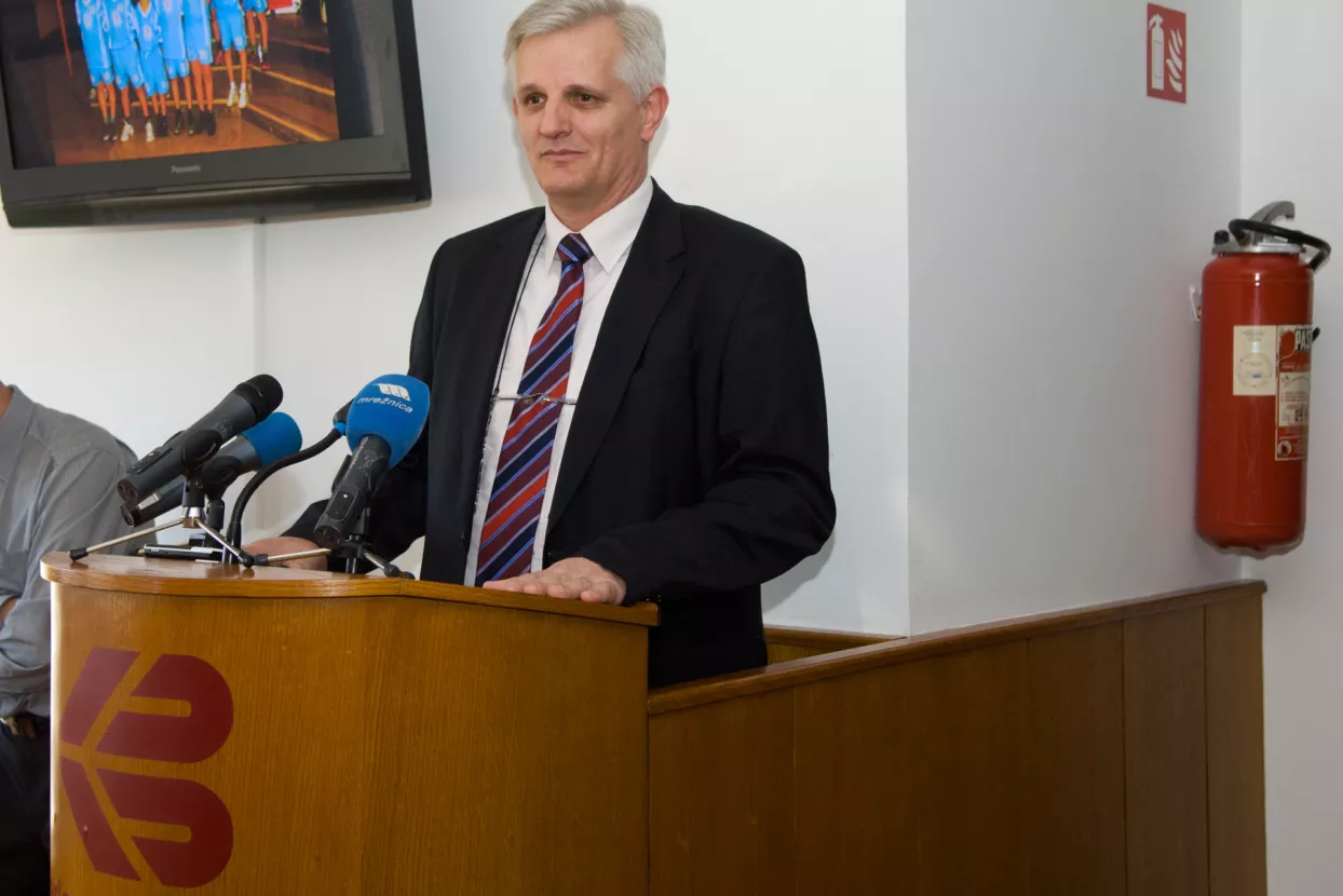 Josip Dela&scaron; vi&scaron;e nije na čelu Karlovačke banke