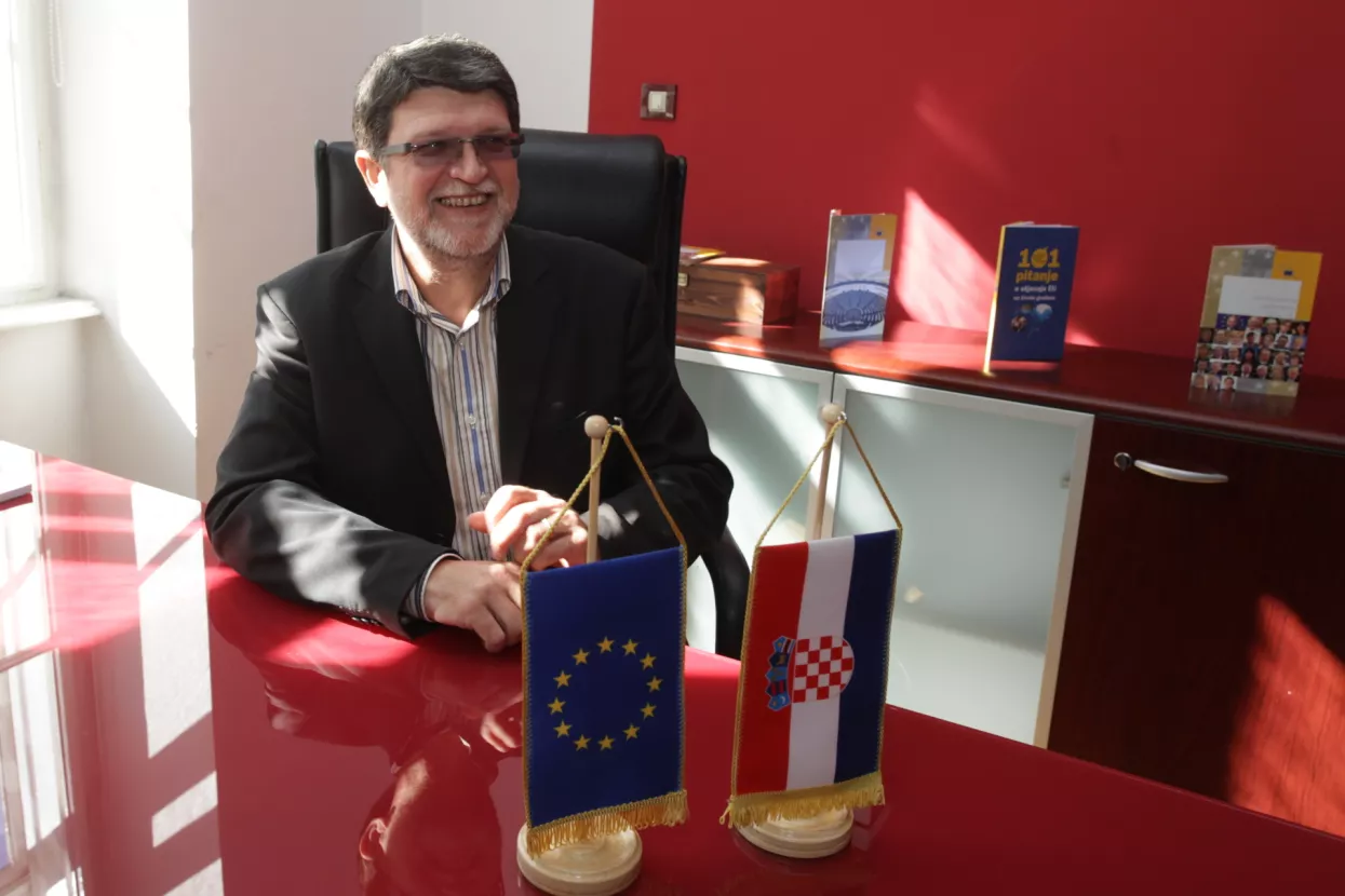 Picula otvorio ured pa poručio: Od 1. siječnja ukidamo ograničenje