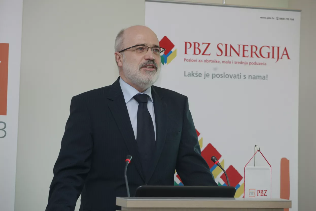 &Scaron;kreb: Možda ne bi bilo lo&scaron;e pozvati MMF i pojefitniti nova zaduženja