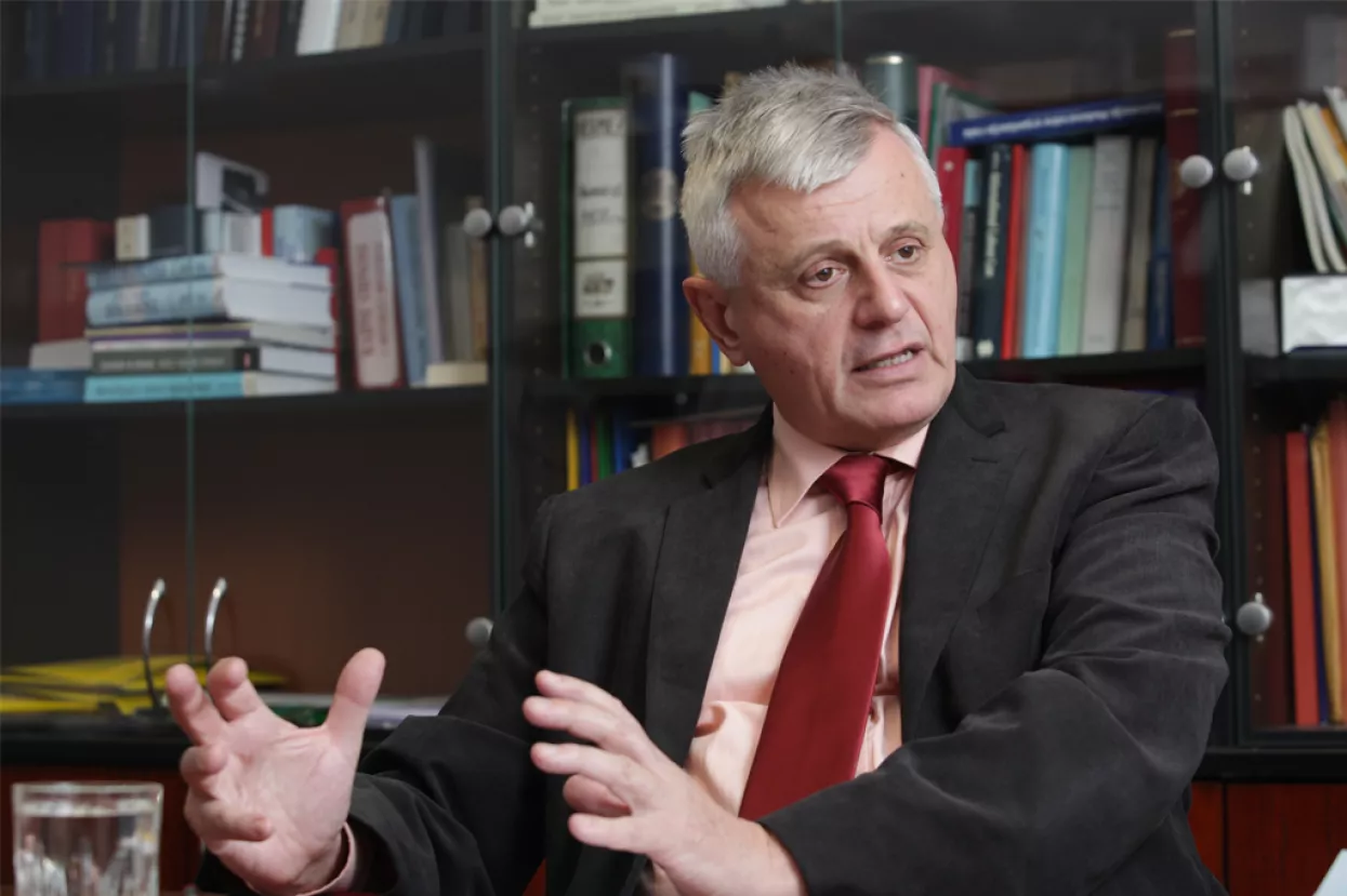 Tek će novi zakon o službenicima izazvati pravi sindikalni revolt