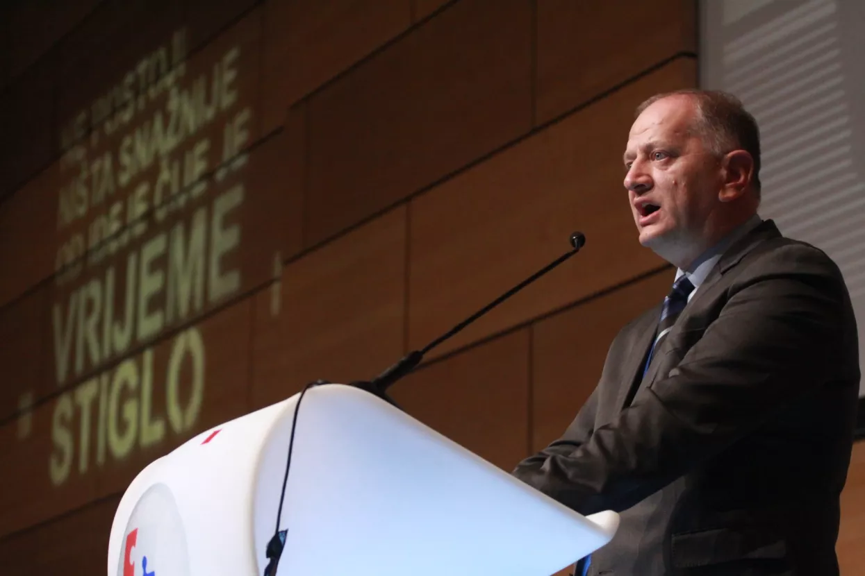 'Hebrangu je najbolje da &scaron;uti jer sve &scaron;to kaže - laže'